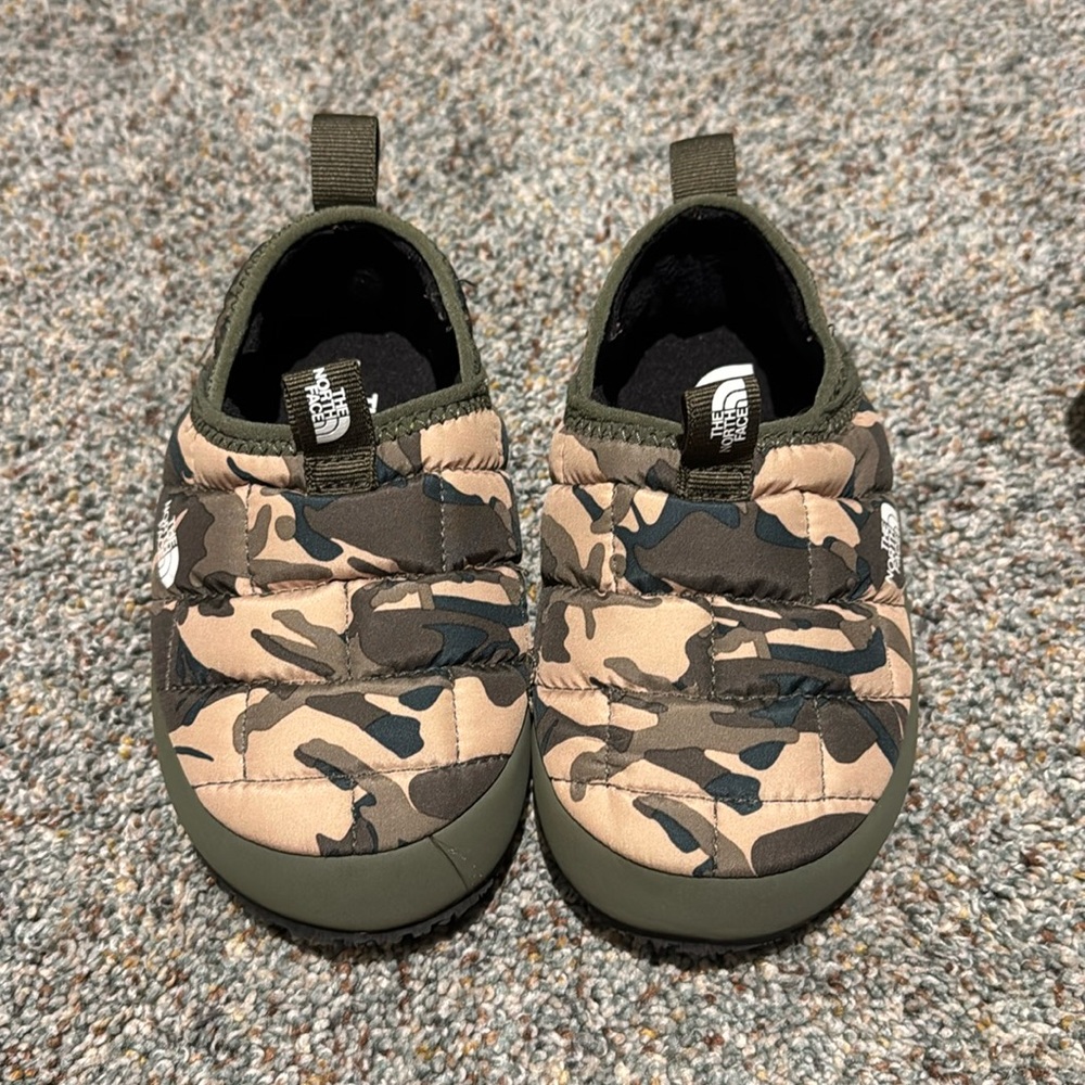 Northface Thermoball mule (slipper) size 10
